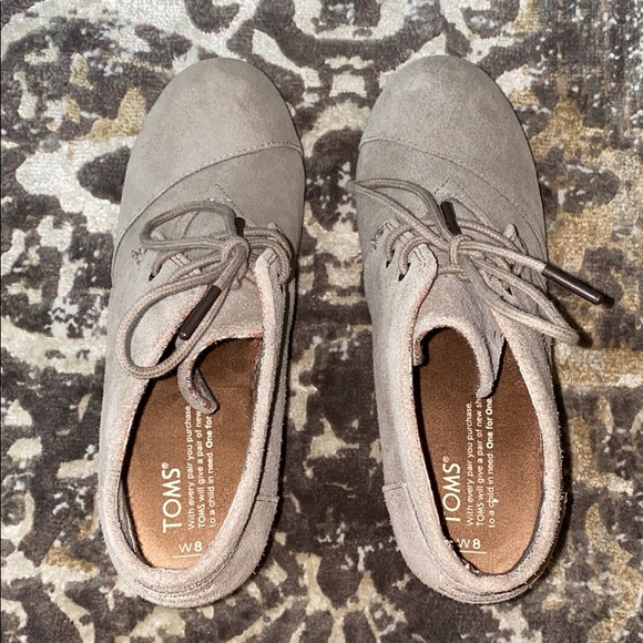 Toms Booties - Picture 2 of 5